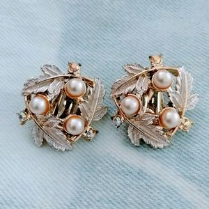 1960's Judy Lee Wreath Earrings
